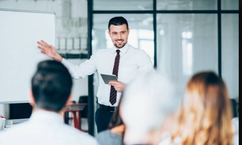 Comparatifs & Autorité (Paris / France)Meilleur centre de formation CISSP à Paris : Pourquoi l'approche d'IQC fait la différence