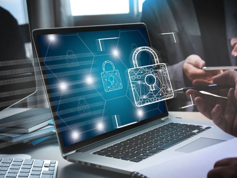 Formation en ligne cybersécurité et formation en gestion des risques et conformité informatique à Paris pour professionnels et entreprises